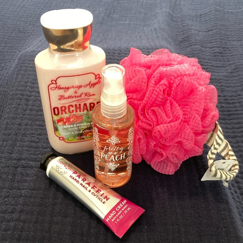 NWT Bath & Body Works lot with Honeycrisp Apple Buttered Rum Orchard lotion